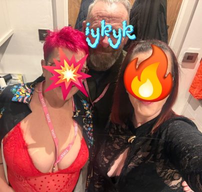 Scarlett with 2 guests
