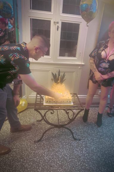 Pineapple cake